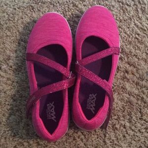 Sketchers Goga Max size 4 girls